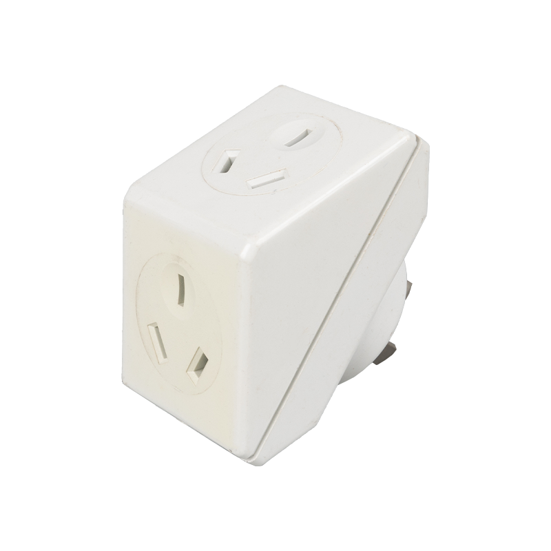 10A 250V bezpečný a univerzálny konvertor s trojuholníkovou zástrčkou